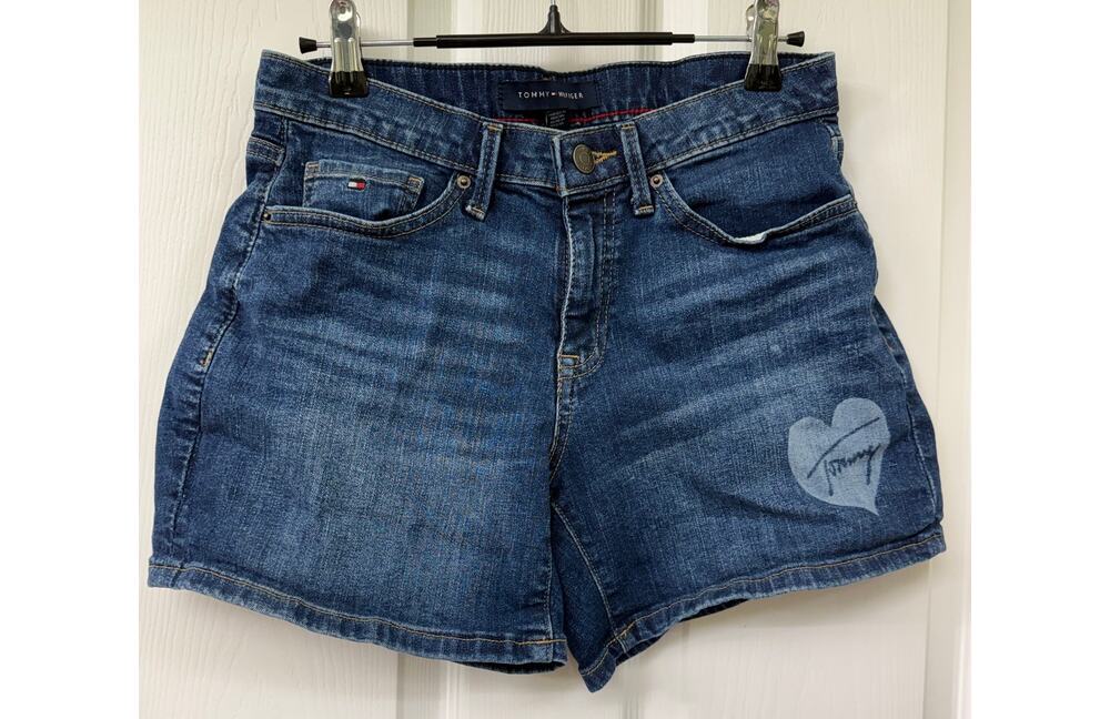 Tommy 2 shorts Hilfiger women's blue denim jean shorts with logo heart detailing